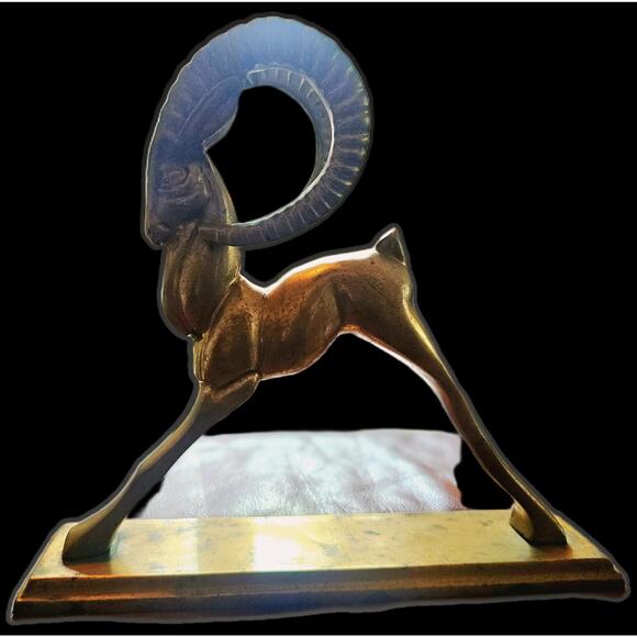 Vintage MCM Brass Ibex Or Ram Collectoble Decorative Figurine. 9" L x 8.5" tall. - Picture 5 of 13